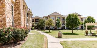 Senior Housing - Emory Senior Living Apartments Gallery 38