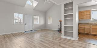 Beachfront 2BR/2BA Condo with Water Views in Norfolk – Water Included Gallery 11