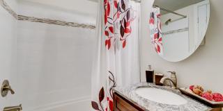 Peninsula Grove Apartments at Town Center Gallery 17