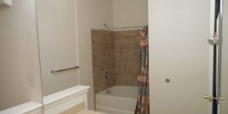 Nice 2 bed 2 bath near DIA in gated community Gallery 7