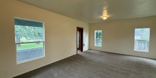 $500 Off Move In Costs!! Updated Farm House $500 Off Move In Costs!! Updated Farm House Gallery 5
