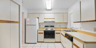 Beautiful Must See!! 3/2 Plus Sunroom & Garage!!  Gated Community!! Gallery 14
