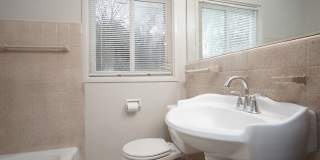 Charming 2 bedroom 1 bath Charming 2 bedroom 1 bath Gallery 1