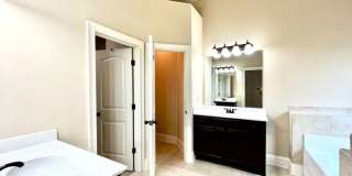 1040 Jardin Court Gallery 13
