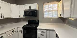 Large 6 Bed Single Family Home in MPLS! Gallery 4