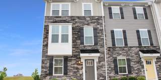 End-unit Townhouse with mountain views Gallery 1