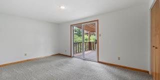 READY FOR MOVE IN! DON'T MISS THIS RENOVATED 2-BEDROOM TOWNHOME IN WEST MIFFLIN! Gallery 12