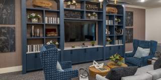 The Everly at Rouzan Gallery 14