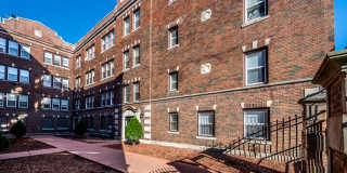 7028 S Clyde Gallery 10