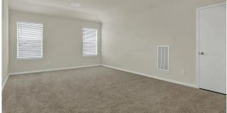 Room in 5 Bedroom Home at Bethpage Dr Gallery 10