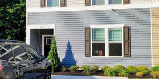 185 CURRANT Circle Gallery 1