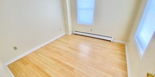 52-61 Grant Street Gallery 11