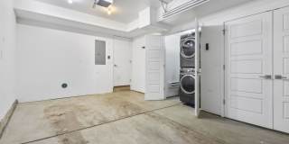 Modern Sunnyside Townhome with Rooftop Deck & Skyline Views Gallery 23