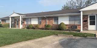 2 bedroom ranch style apartment Gallery 1