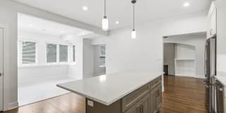 6914 N Sheridan Road Gallery 12