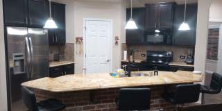 Room in 3 Bedroom Home at Arabian King Gallery 13