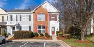 charming 3-bedroom, 2.5-bathroom townhome Gallery 1