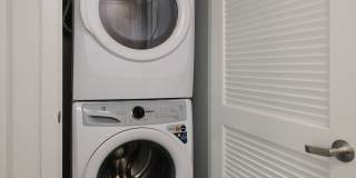 Spacious 2 Bed Townhouses! * BEST KOREATOWN LOCATION * washer & dryer * bidet Gallery 26