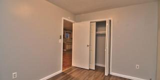 1418 N Main (Apt B) Street Gallery 25