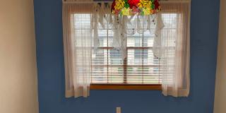 3 bed upstairs condo in Norman, community pool and plenty of parking! Gallery 7