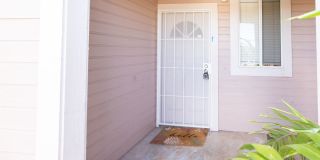 2-Bedroom, 2-Bathroom Home in Waipahu – 2 Parking Stalls & Private Backyard Gallery 3