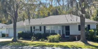 116 Southeast Willow Drive Gallery 1