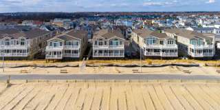 221 Beachfront Gallery 1