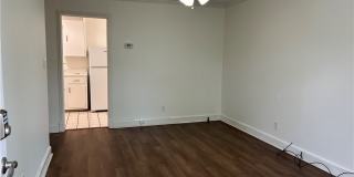 1506 E 50th Street Gallery 3