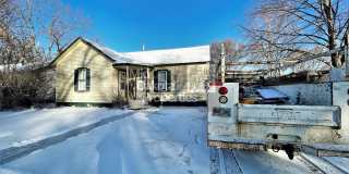 1020 E 1st- 2 bedroom house with garage Gallery 1