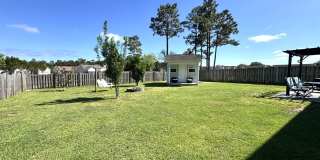 Minutes to the Beach! Conveniently located between Jacksonville & Wilmington Gallery 34