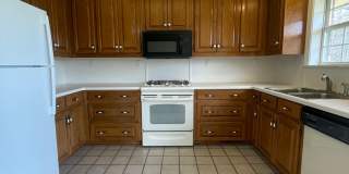 Spacious country home for lease Gallery 13