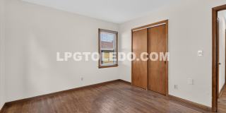 1525 Akron St. Gallery 28