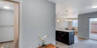 Queen Court Apartments Gallery 28