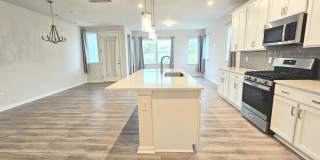 904 Kinsey Alley Gallery 1