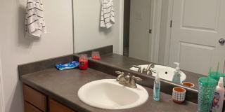 Beautiful 3-Bedroom Townhome in a Prime Location Gallery 1