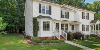 2 bed, 2.5 bath End Unit Townhome Available Now! Gallery 1