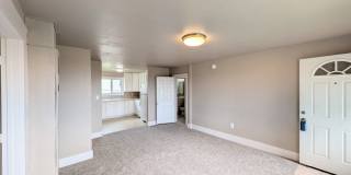 1Bd/1Ba Everett Condo Gallery 3