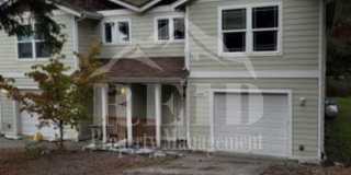 Freshly Painted Duplex in the Heart of Silverdale Gallery 1