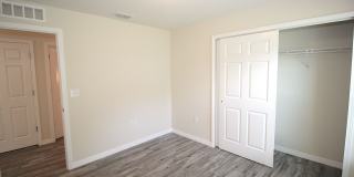 Roomy 3 Bed 2 Bath Duplex Home for Rent w Lawn Cutting Included! Gallery 12