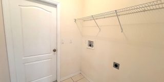Huge 4 Bed 2 Bath Home w Fully Fenced Yard on Cul De Sac for Rent! Gallery 36