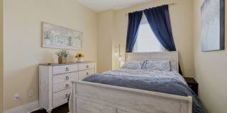 Bright & Character-Filled 2BR/2BA Condo in the Brooklyn Arts District Gallery 30