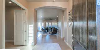 Stunning 2 Bedroom Fully Furnished Home. Community Pool & Mini Golf! Gallery 18