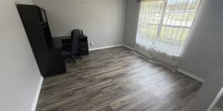 1325 Oakwood Ct Gallery 4