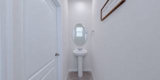 Like-New End-Unit 3 Bedroom Townhome Gallery 7