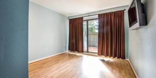 Redmond Condo with 2 Parking Spaces Included Gallery 12