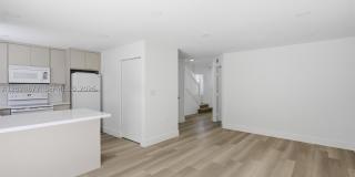 82 SW 3rd Ct Gallery 17