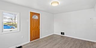 Gorgeous 2 bedroom house in West Mifflin available July 10! Gallery 13