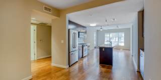 5550 Wilshire at Miracle Mile by Windsor Gallery 24