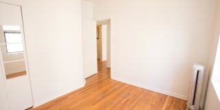 5415 S. Woodlawn Avenue Gallery 23