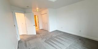 2BR Condo with Private Patio Near Discovery Park – Blue Heron Community Gallery 16